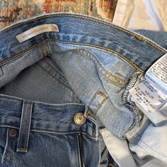 Levi’s high waisted straight 25x29 - Picture 3 of 6